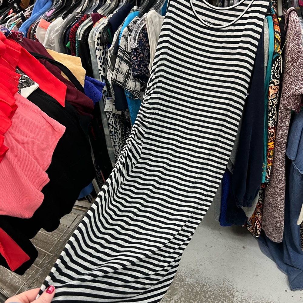 Liz Lange Monochrome Striped Maxi Dress